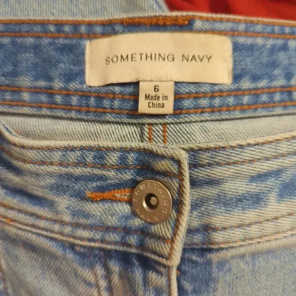 Something Navy Women's High-Waisted‎ Light Wash Denim Jeans Size 6 - Picture 2 of 7